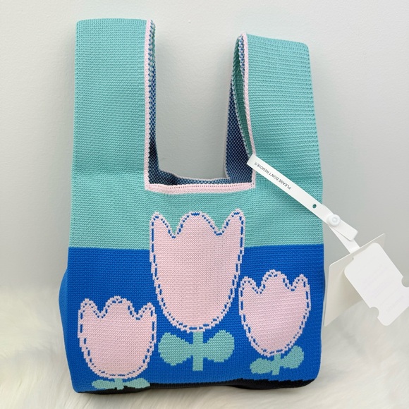 NWT Blue Pink Flower Compact Stylish Essentials Handheld Bag - Picture 3 of 9